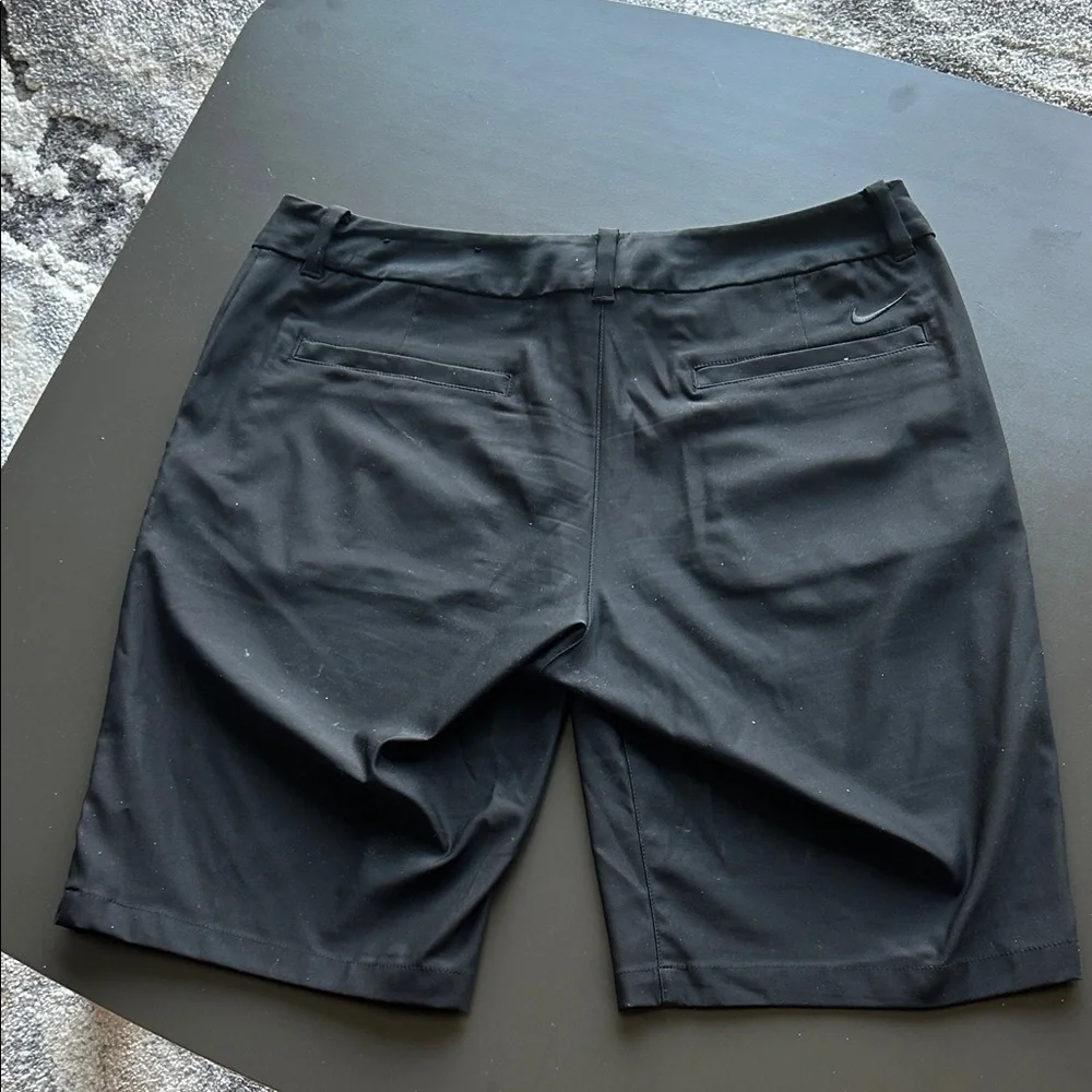 Nike Women’s Black Bermuda Golf Shorts* - Picture 5 of 6